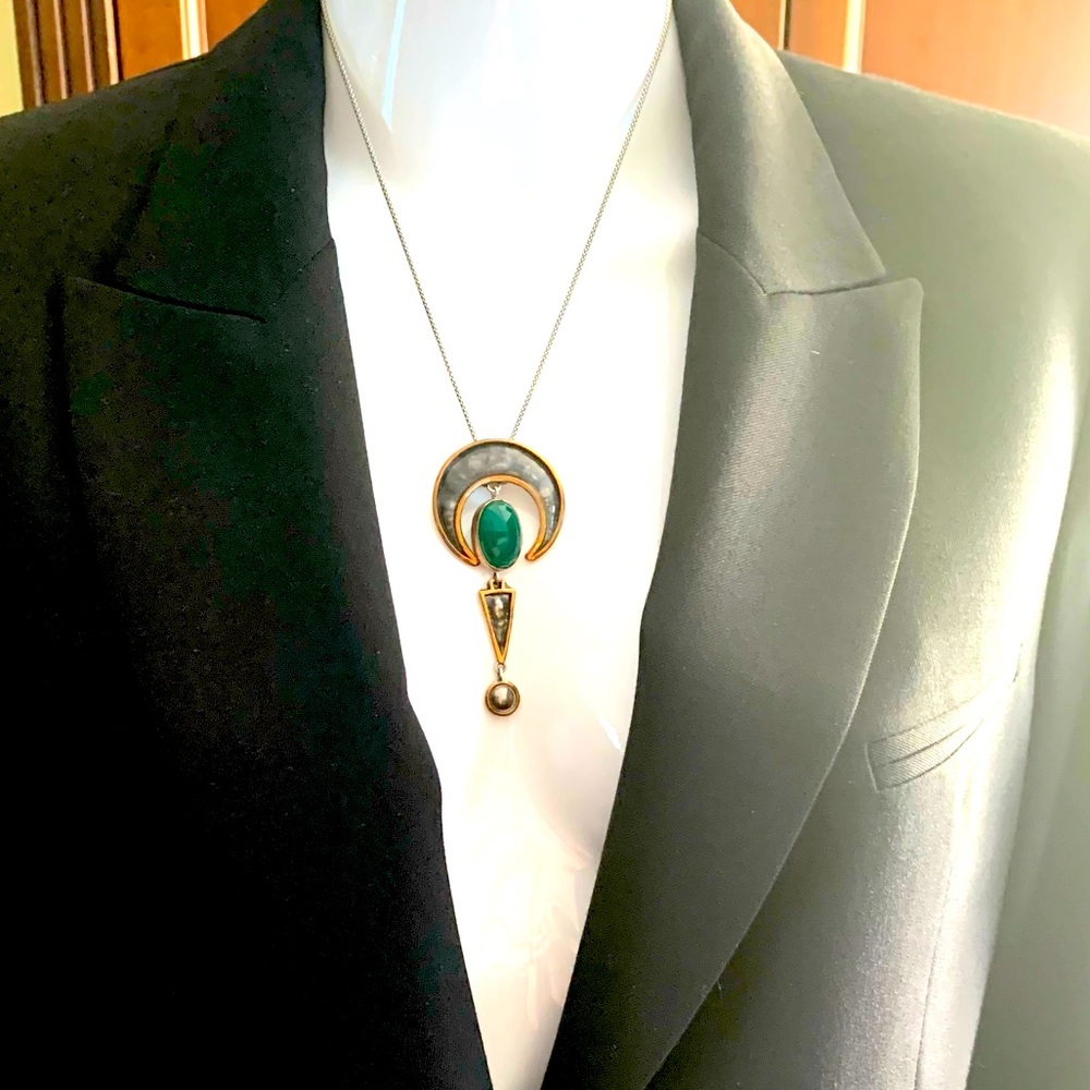 Lovely pendant necklace with dark green gemstone